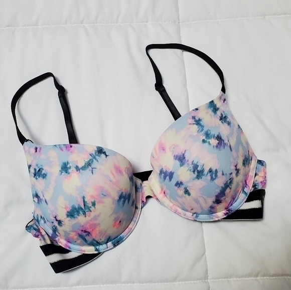 PINK Victoria's Secret Other - Victoria's Secret PINK bra Tye die. Size 32D.‎ Like new. Underwire. Padding